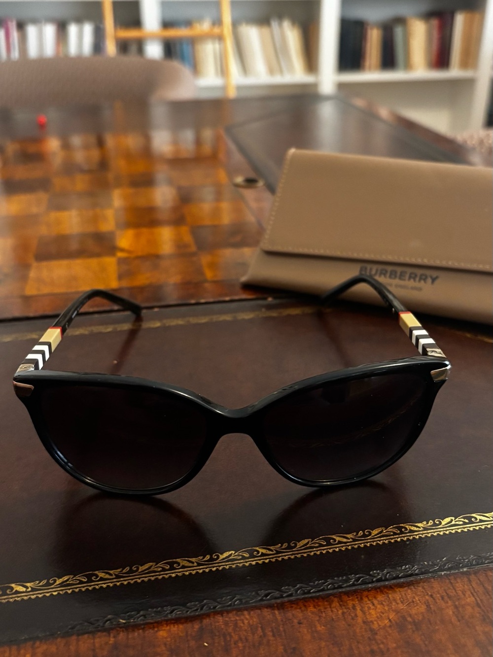 Burberry Black BE4216 Sunglasses - Picture 3 of 6